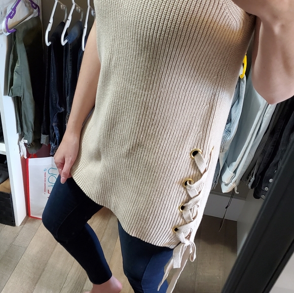 Michael Kors Sleeveless Oatmeal Mockneck Tunic Sweater, Gold Accents And Ties - Picture 3 of 4
